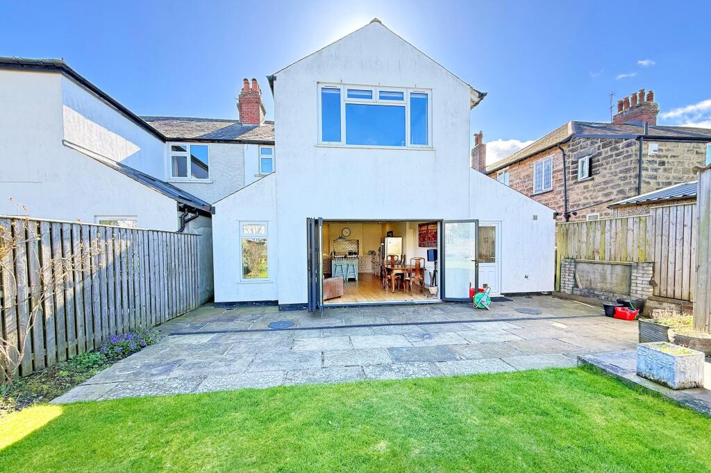 House in Harrogate, Oatlands Mount - View 4