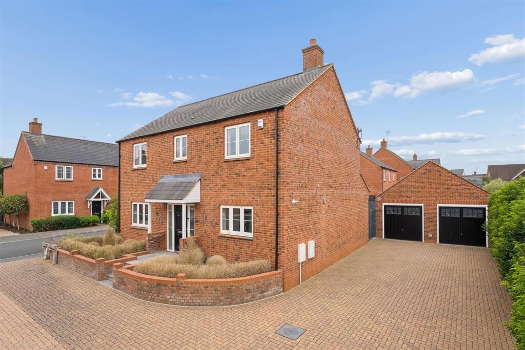 Main image of property: Brook Farm Close, Stoke Hammond, Milton Keynes