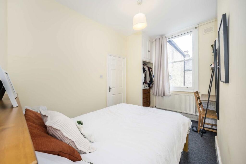 Apartment in London - View 5