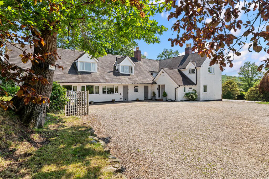 Main image of property:  Morton Bagot, B80
