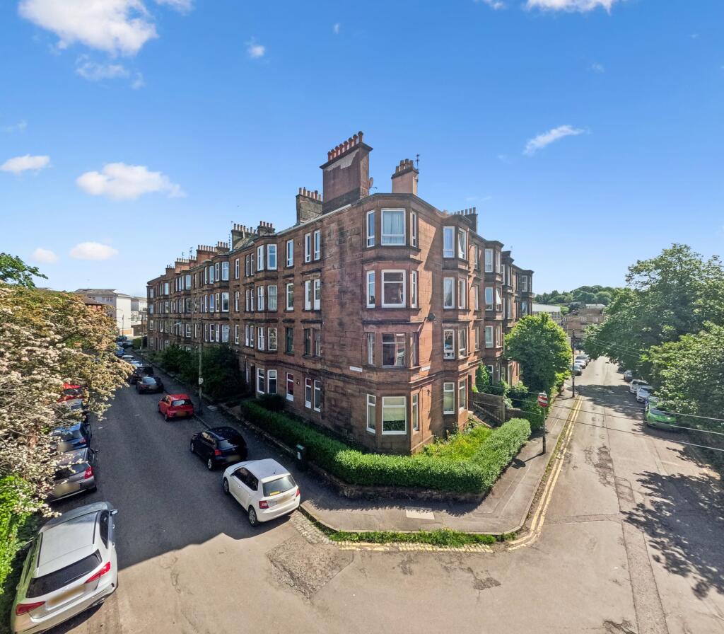 Main image of property: 70 Eastwood Avenue, Flat 2/3, Shawlands, Glasgow, G41 3NY