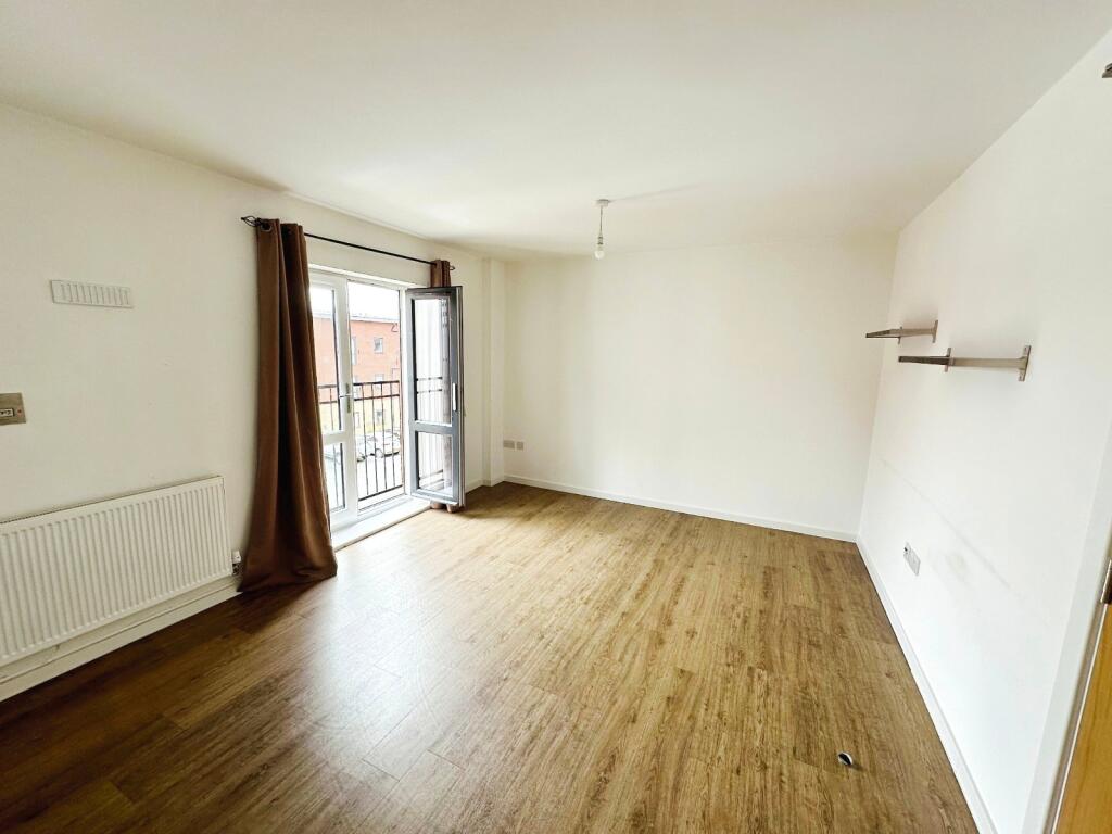 Apartment in Salford, Higher Broughton - More