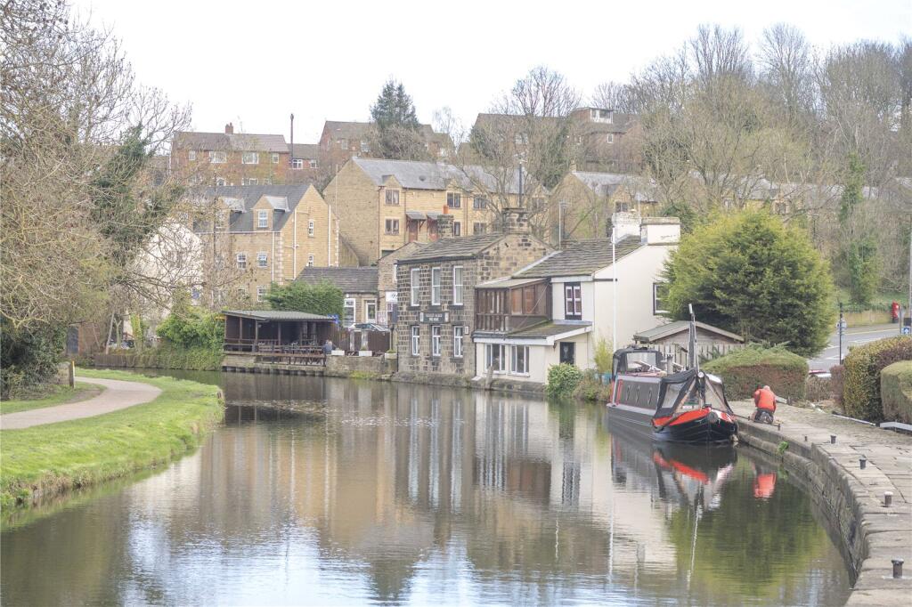 House in Leeds, Bagley, Rodley - More