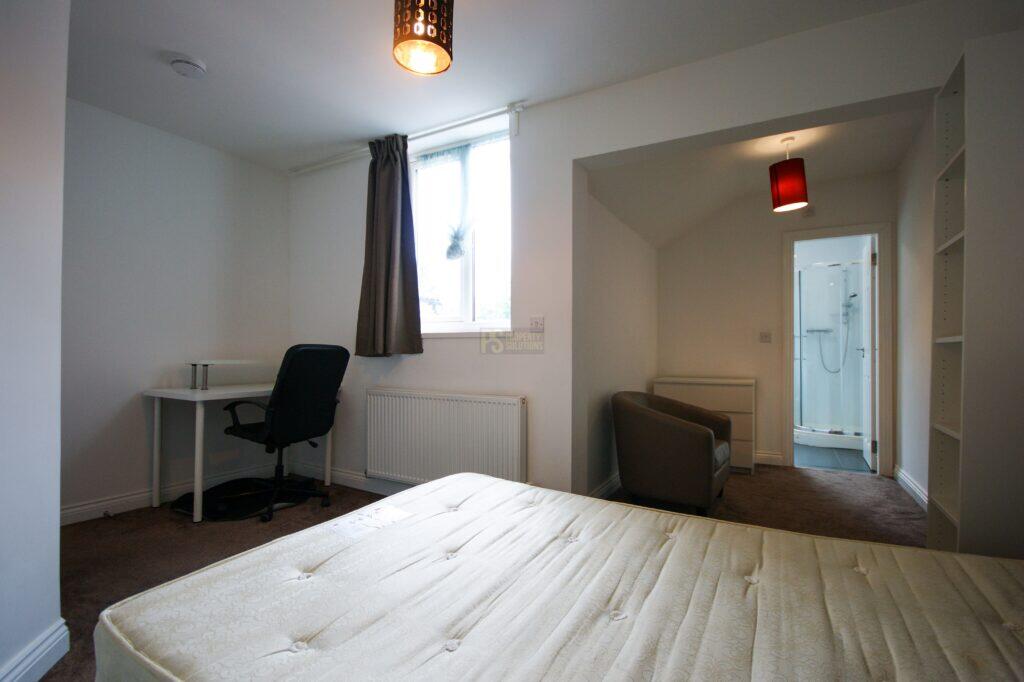 4 bedroom terraced house for rent