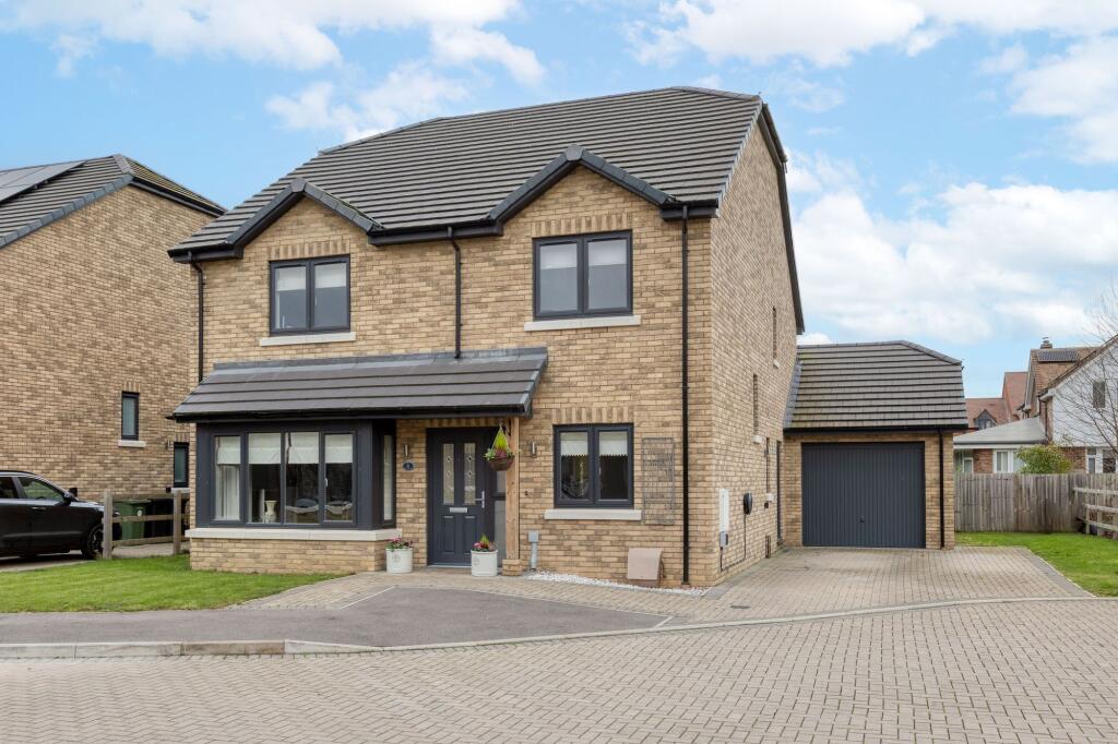 4-bed detached on Earl Close, Clifton, SG17, £700,000
