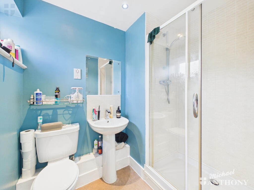 Apartment in Aylesbury, Buckinghamshire - View 5