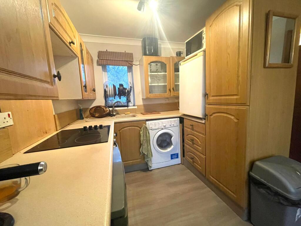 Fairhaven Close, St. Mellons, Cardiff photo 2