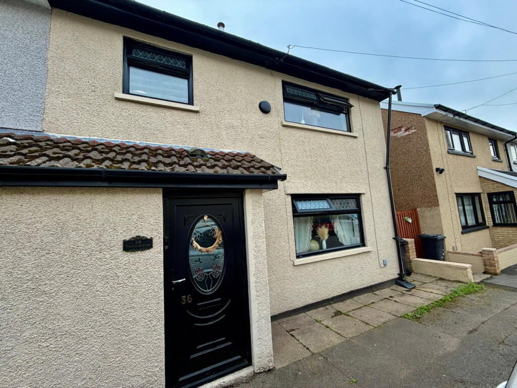 House in Cardiff, Treharris - View 5