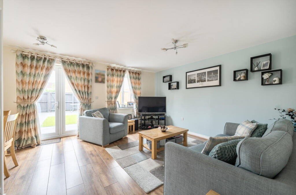 Dydale Road, Taw Hill, Swindon, SN25 photo 3