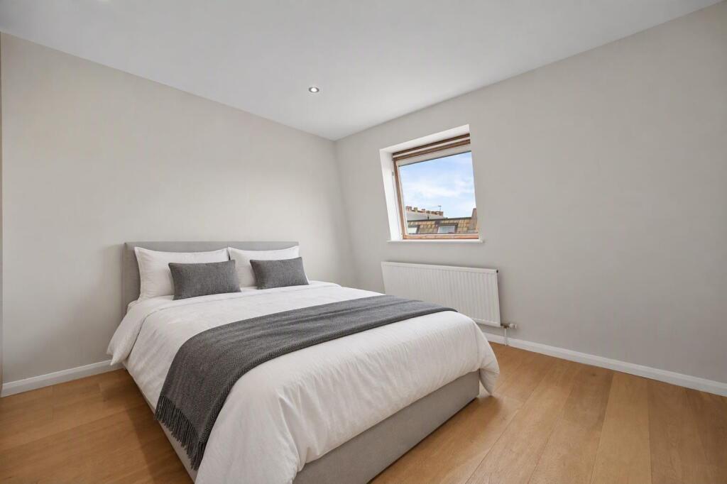 Apartment in London - More