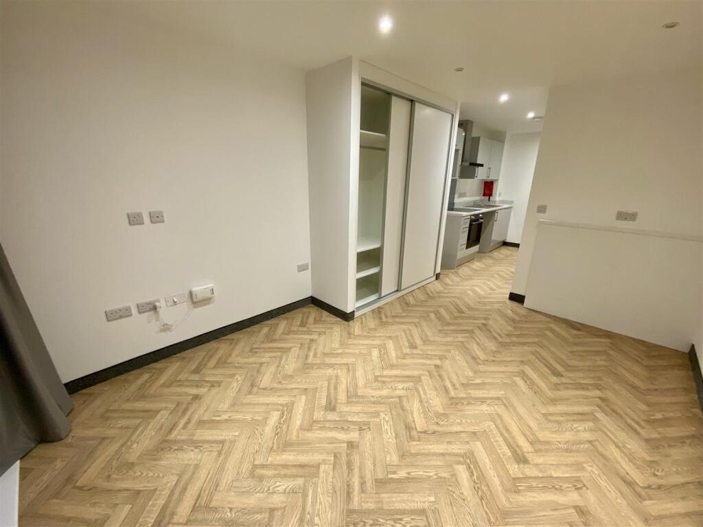 Apartment in Leicester, City of Leicester - View 5