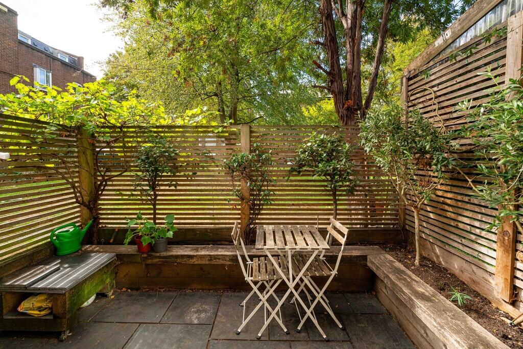 Apartment in London - View 3
