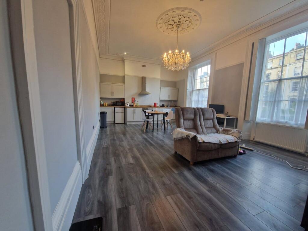Apartment in Bristol, Tyndall's Park, Clifton - View 4