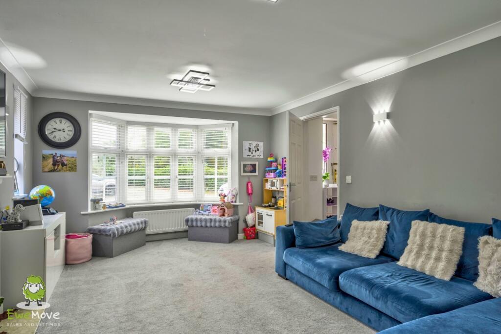 House in Swindon, Haydon Wick - View 5
