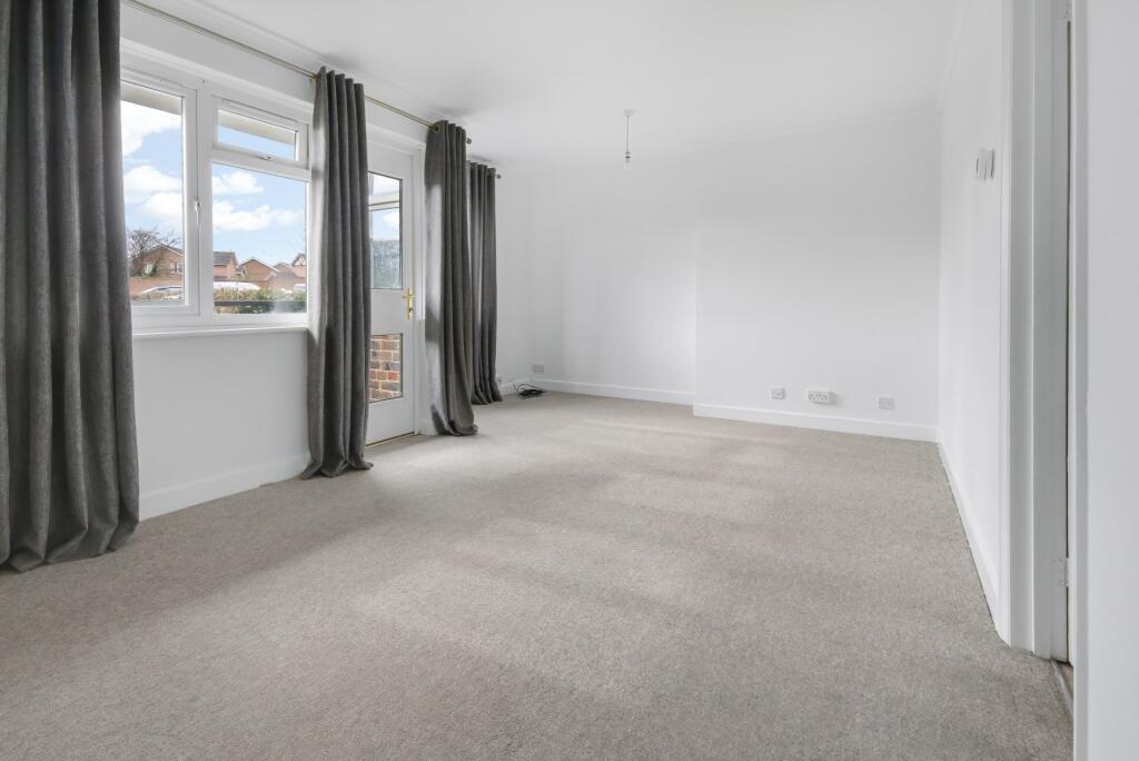 Hawkswood House, Bracknell photo 2