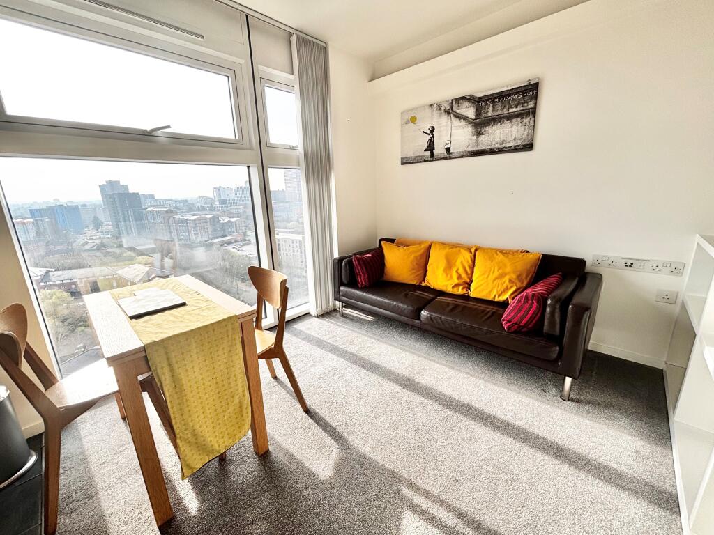 Additional image 2 of Cube