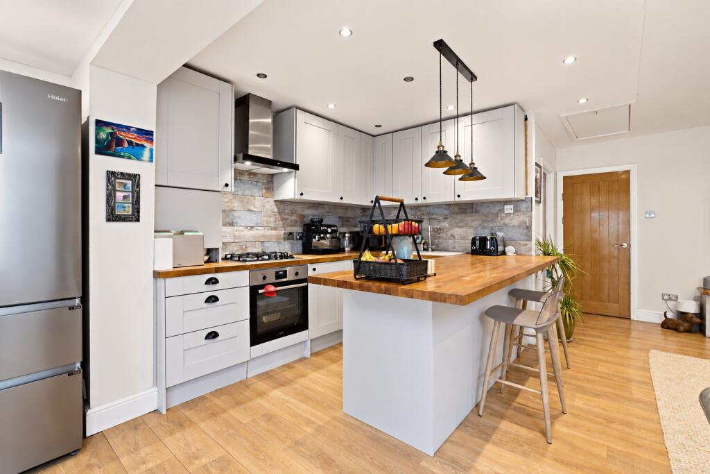 House in Harpenden, Roundwood - View 4