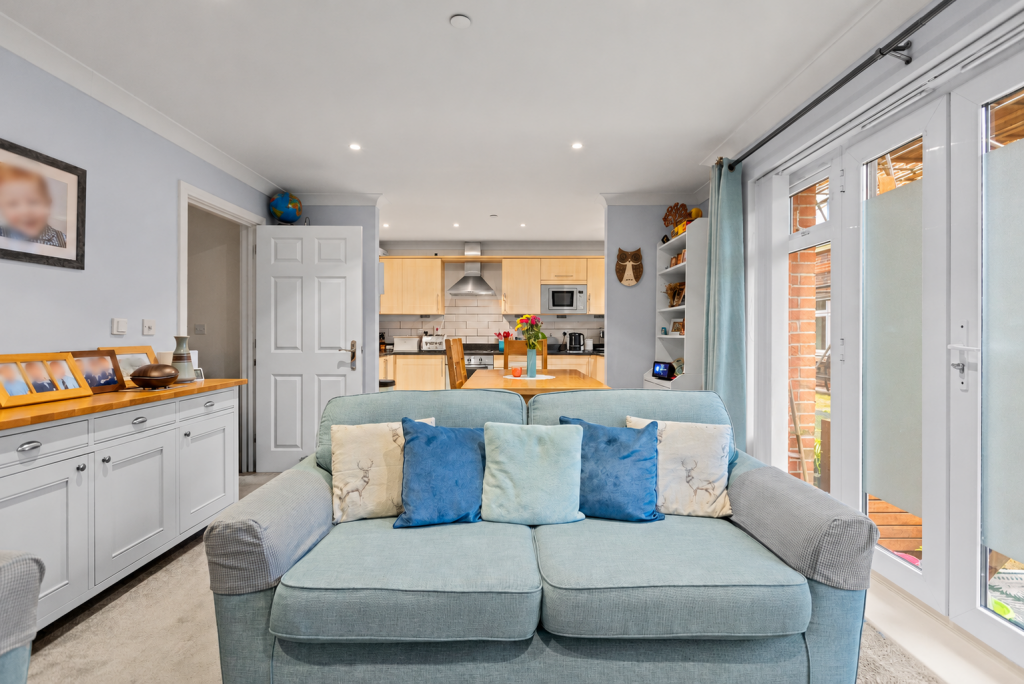 Apartment in Kingston upon Thames - More
