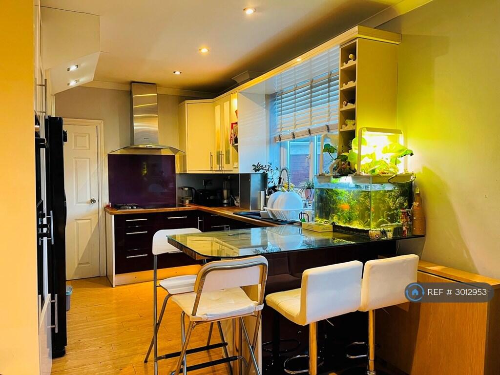 House in Enfield - View 5