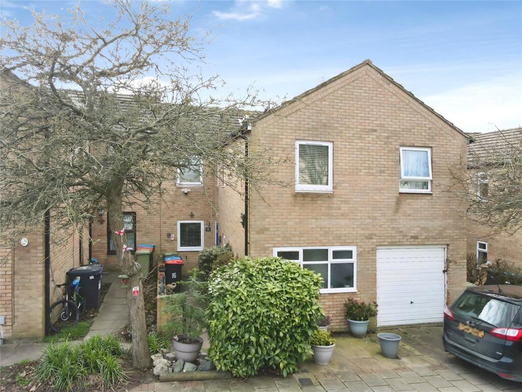 4-bed terraced on Cranesbill Place, Conniburrow, Milton Keynes, £325,000