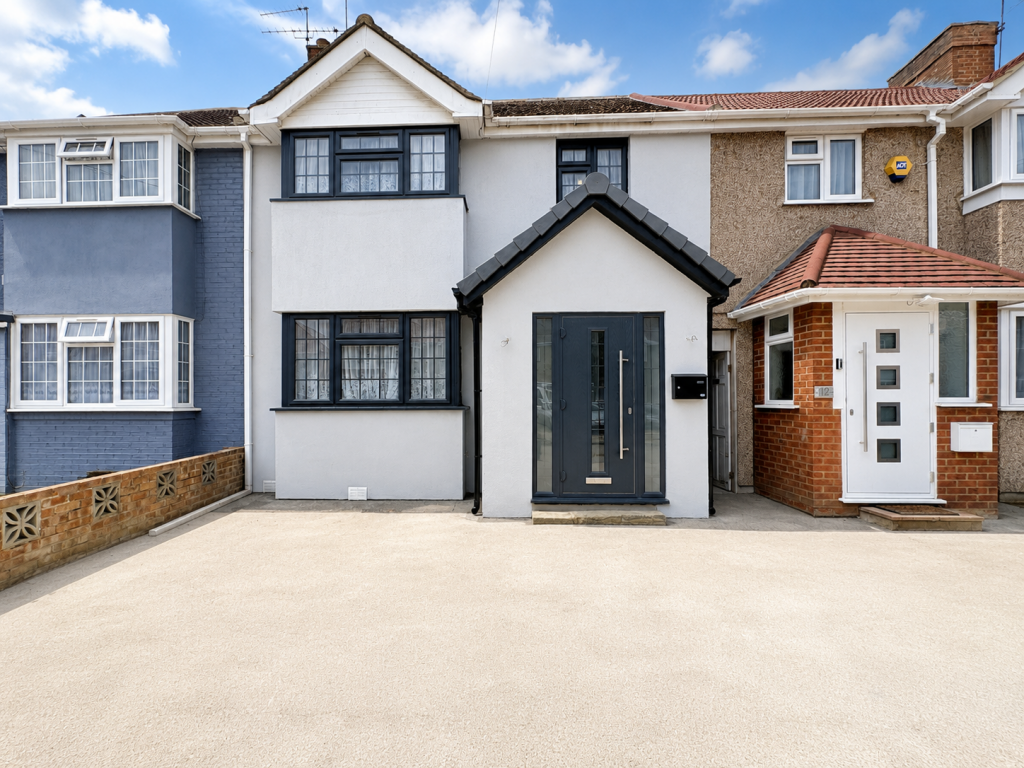 Main image of property: Berwick Avenue, Hayes, Greater London, UB4