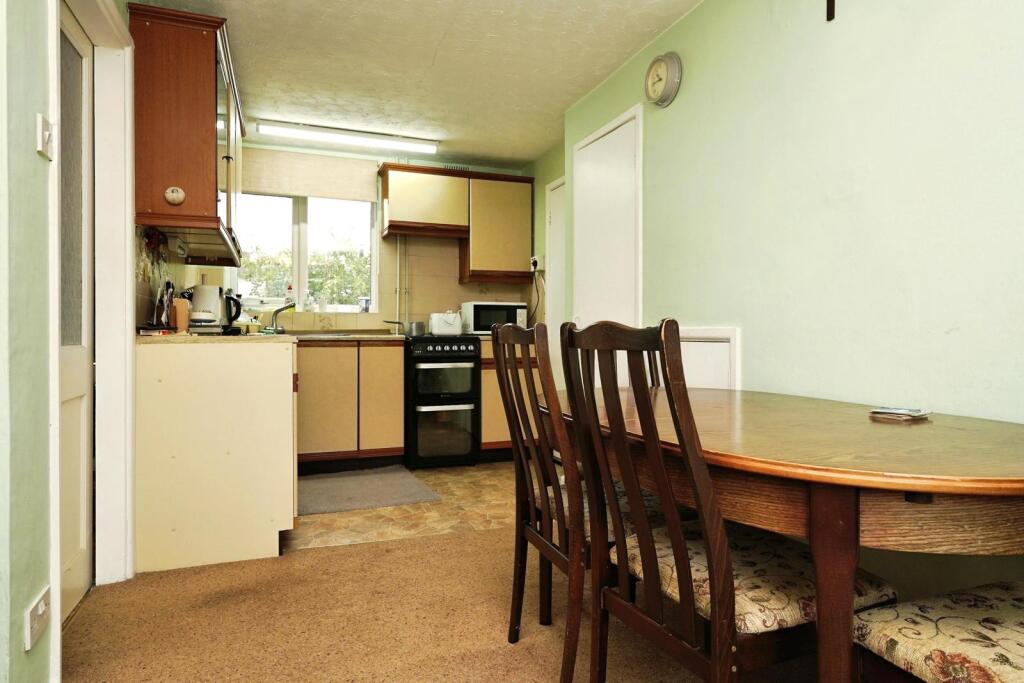 House in Stroud, Cam - View 3