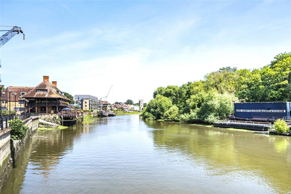 Apartment in London, Worton - View 4