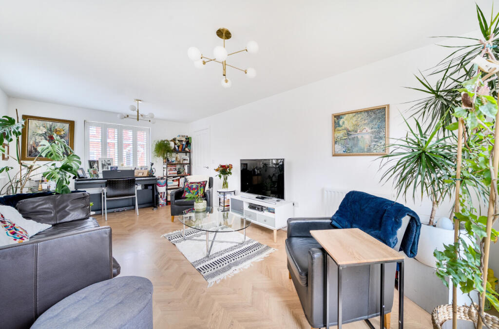 8 Beehive Lane photo 3