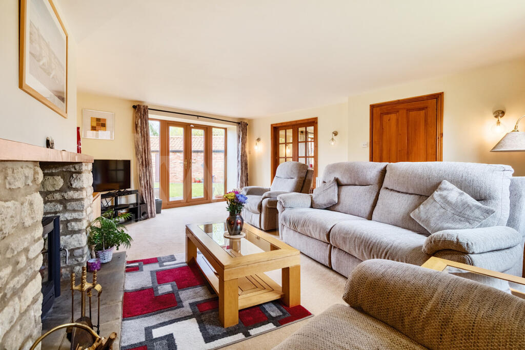 Orchard Way, Stoke Goldington, MK16 photo 3