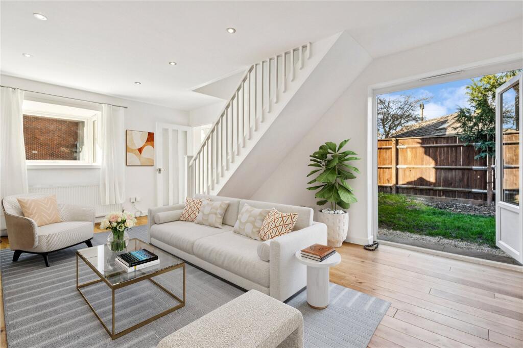 Main image of property: Linnet Mews, SW12