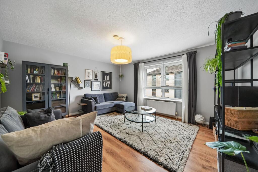 Main image of property: 1 Arcadia Place, Flat 2/1, Glasgow Green, Glasgow, G40 1DS
