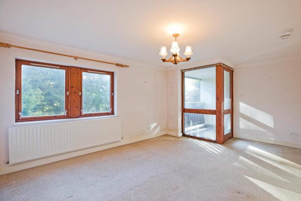 Birchwood Court, South Parade, Ilkley photo 2