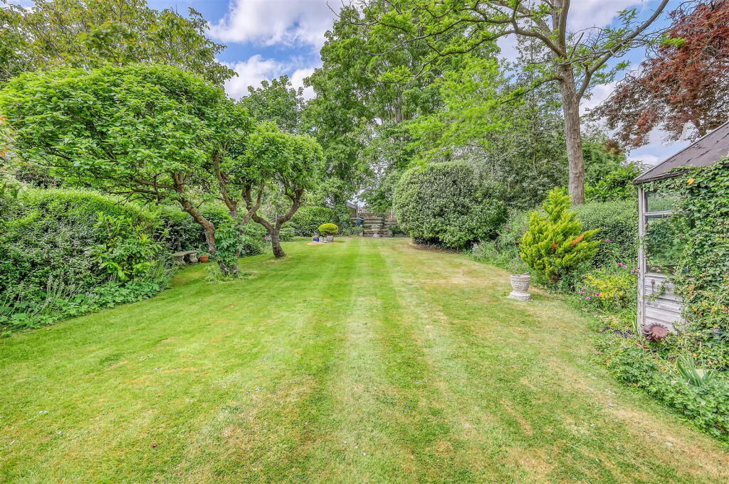 Epping Road, Roydon photo 3
