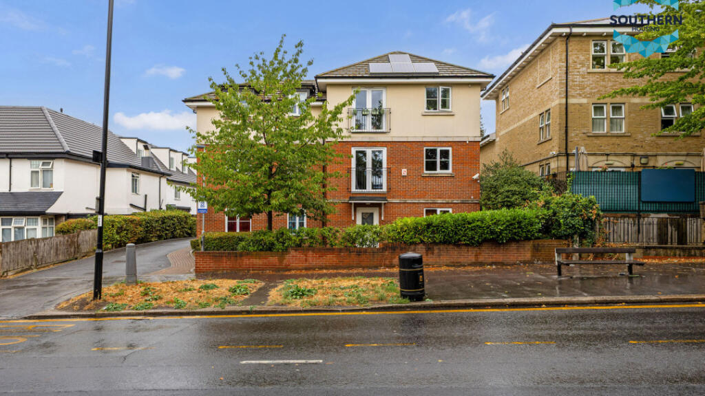 Apartment in Croydon - View 2
