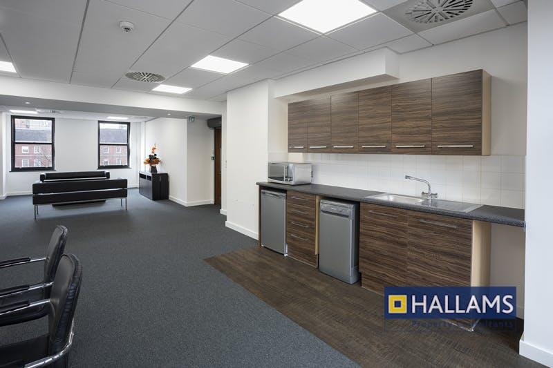 Oxford-Court-Kitchen-and-communal-area-4.jpg