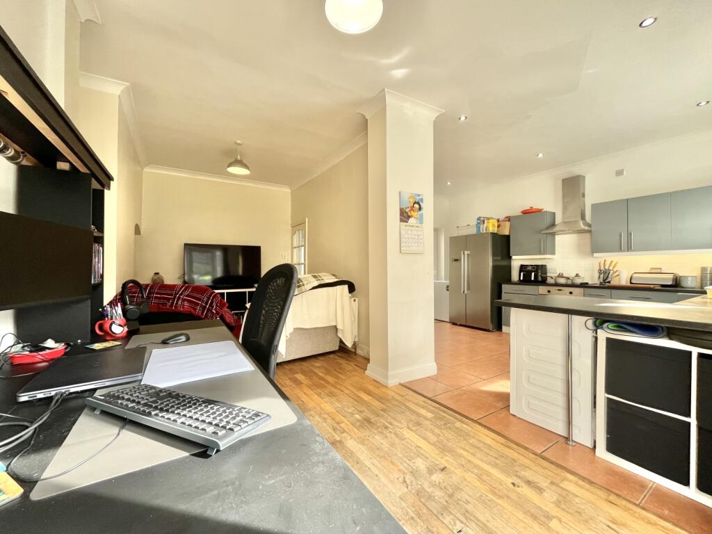 House in Wolverhampton, Claregate, Stockwell End - View 5