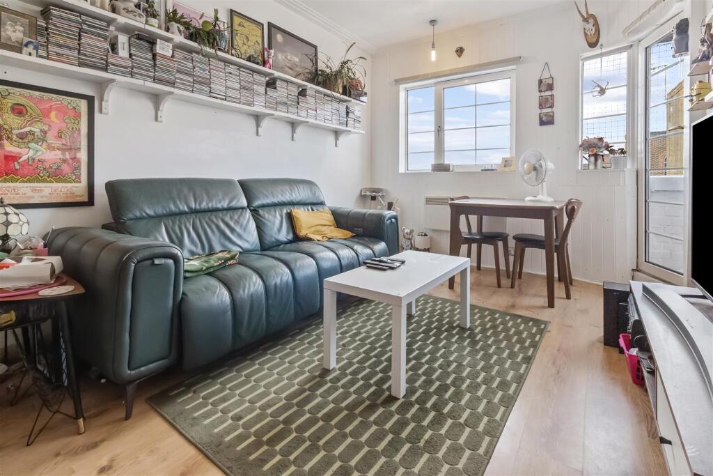 House in Brighton - View 4