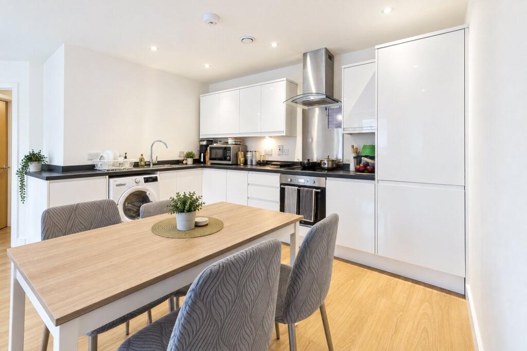 Apartment in Redhill - View 5