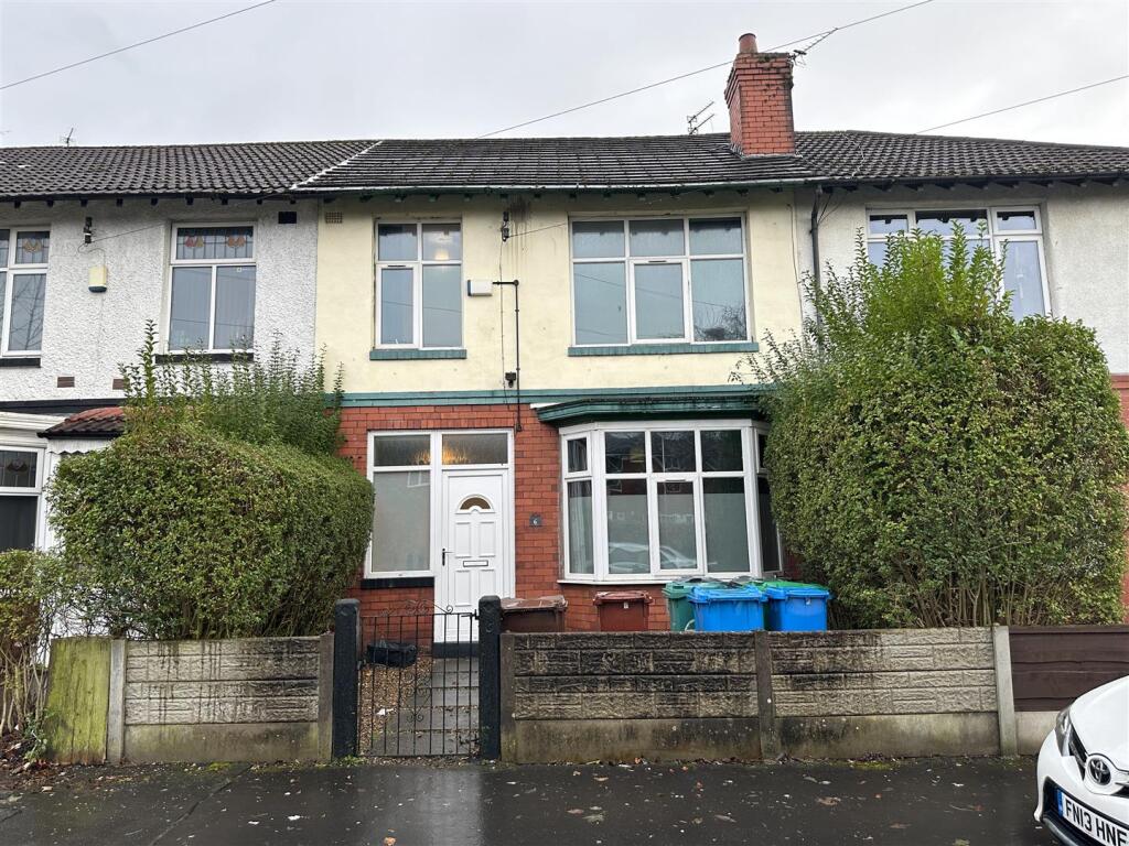 Main image of property: Kinross Road, Victoria Park, £135pppw