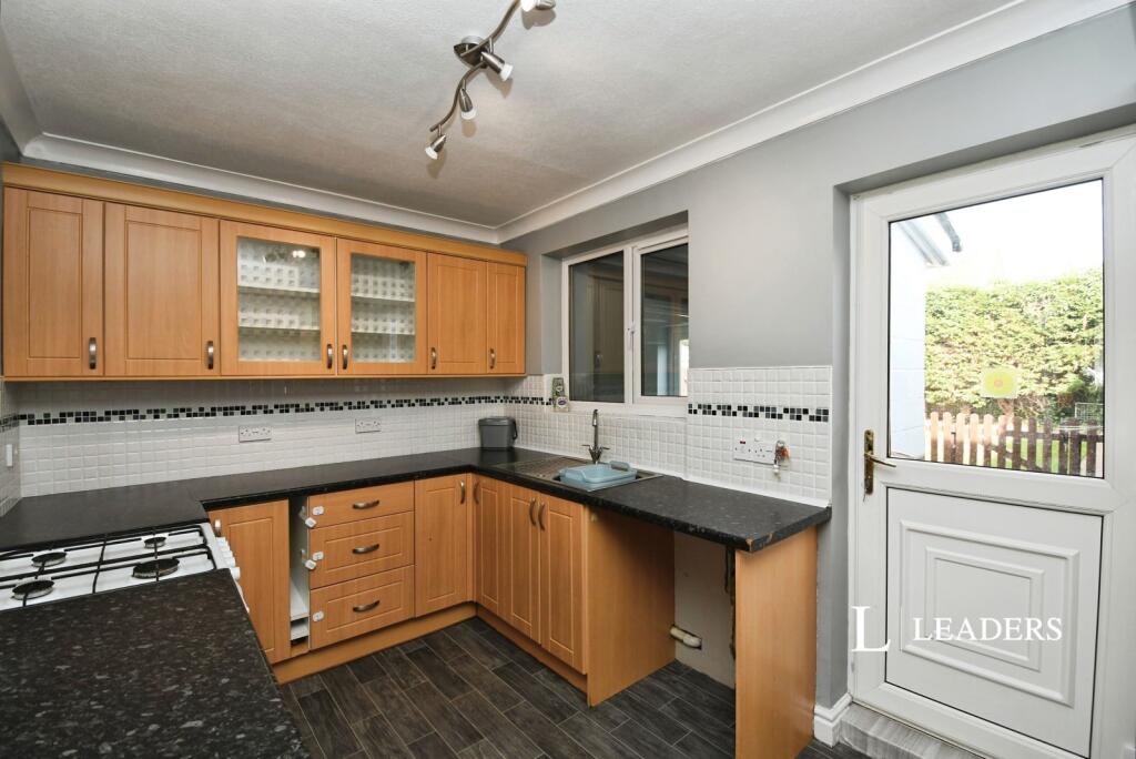 House in Lincoln - View 5