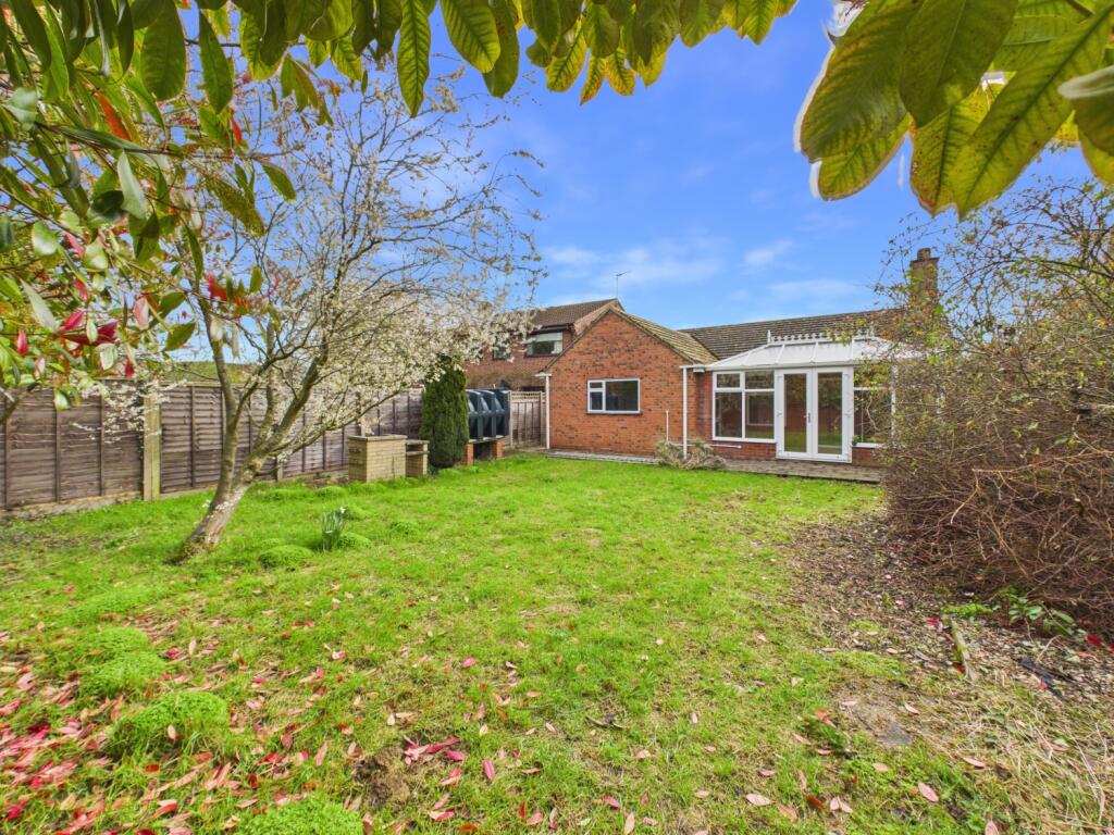 West Drive, Highfields Caldecote, Cambridge, Cambridgeshire, CB23 photo 3