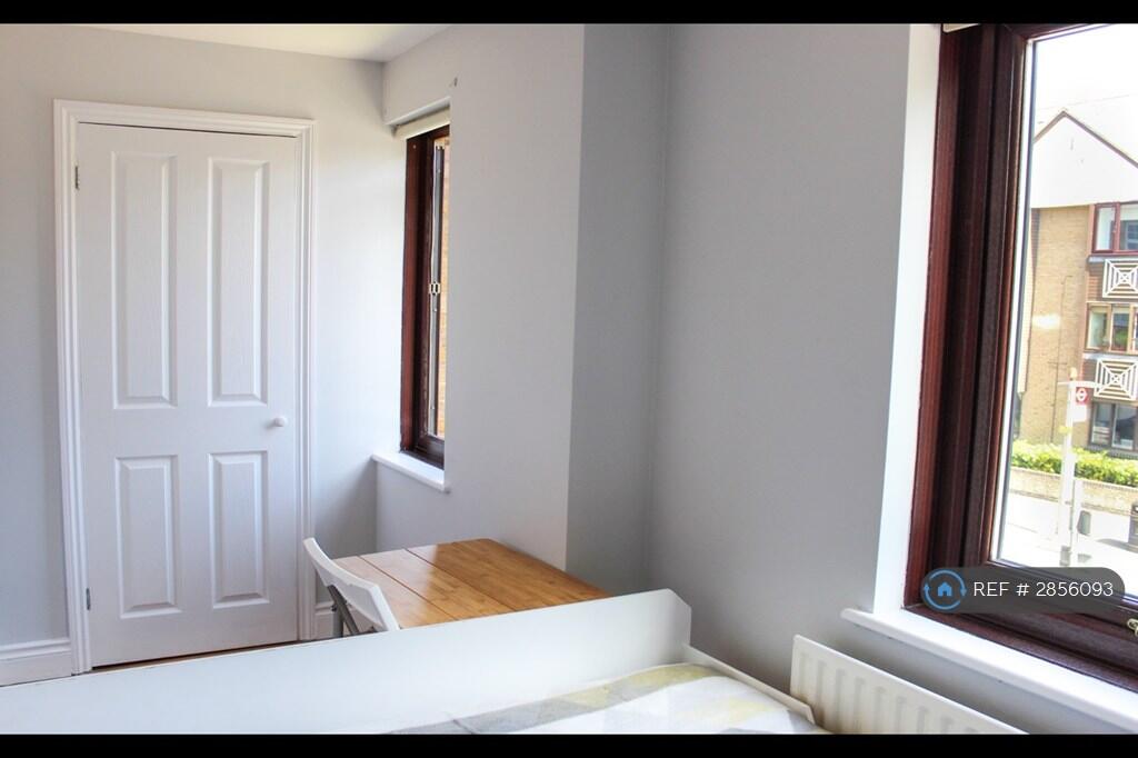 6 bedroom terraced house for rent