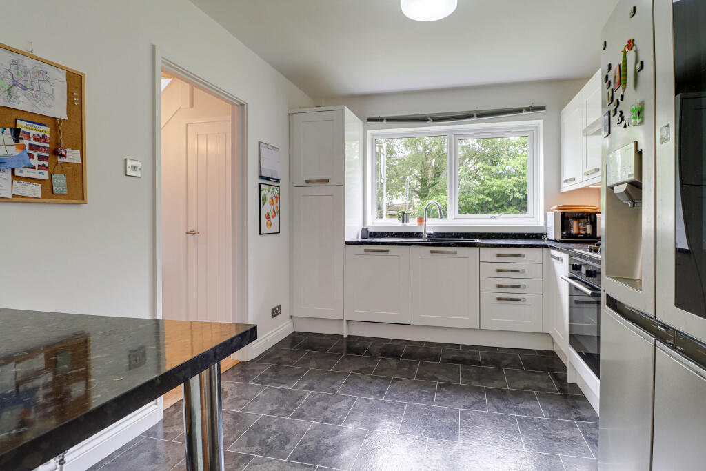 House in St Albans, The Camp - View 5