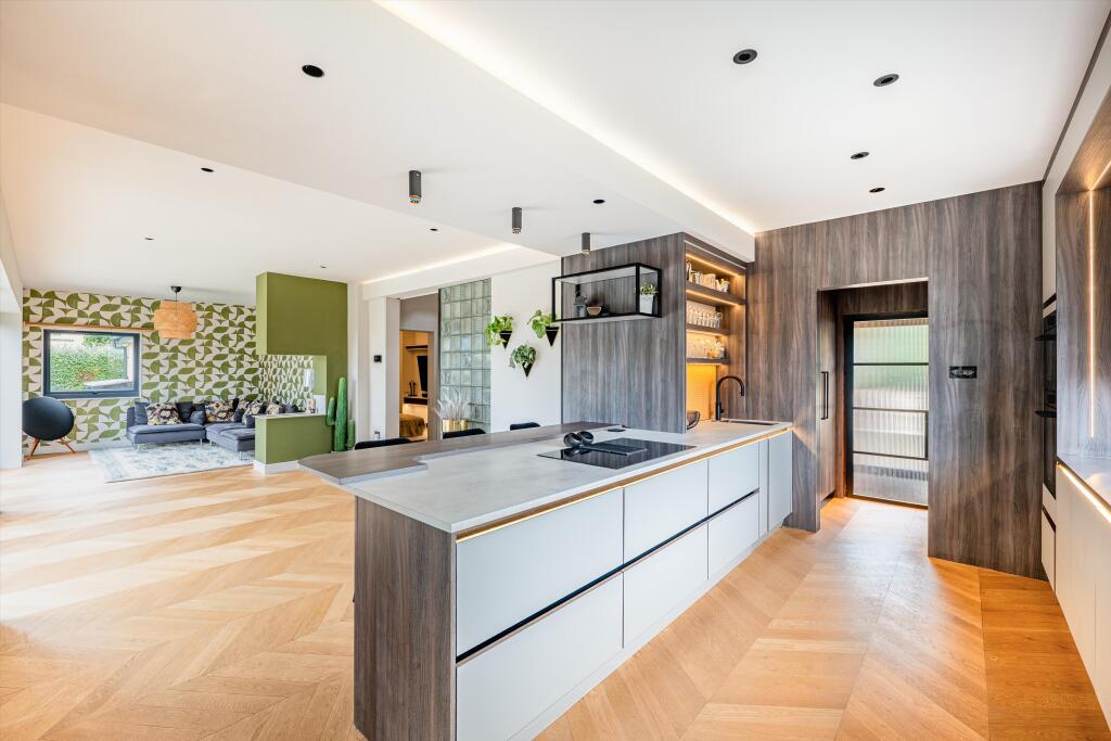 Additional image 3 of Van Diemens Lane, Bath, Somerset BA1