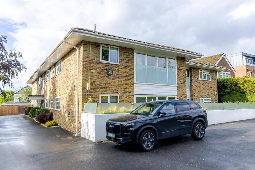Main image of property: Eastbury Avenue