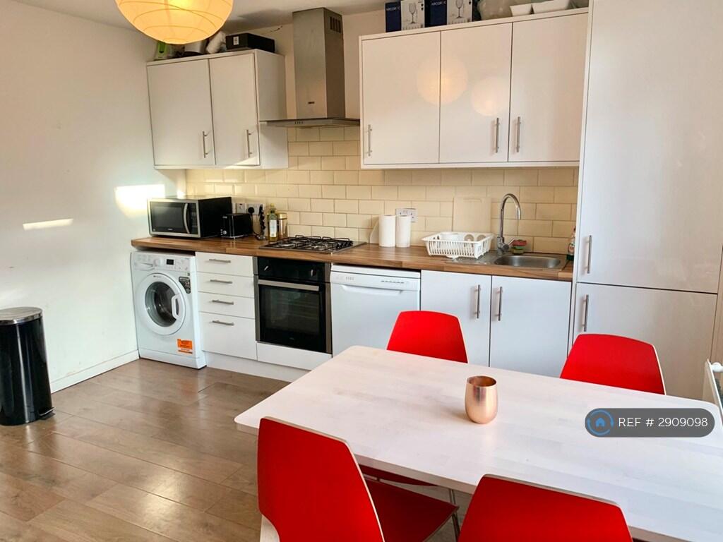 4 bedroom flat for rent