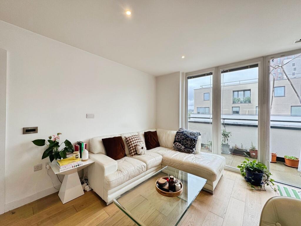 Apartment in London - More