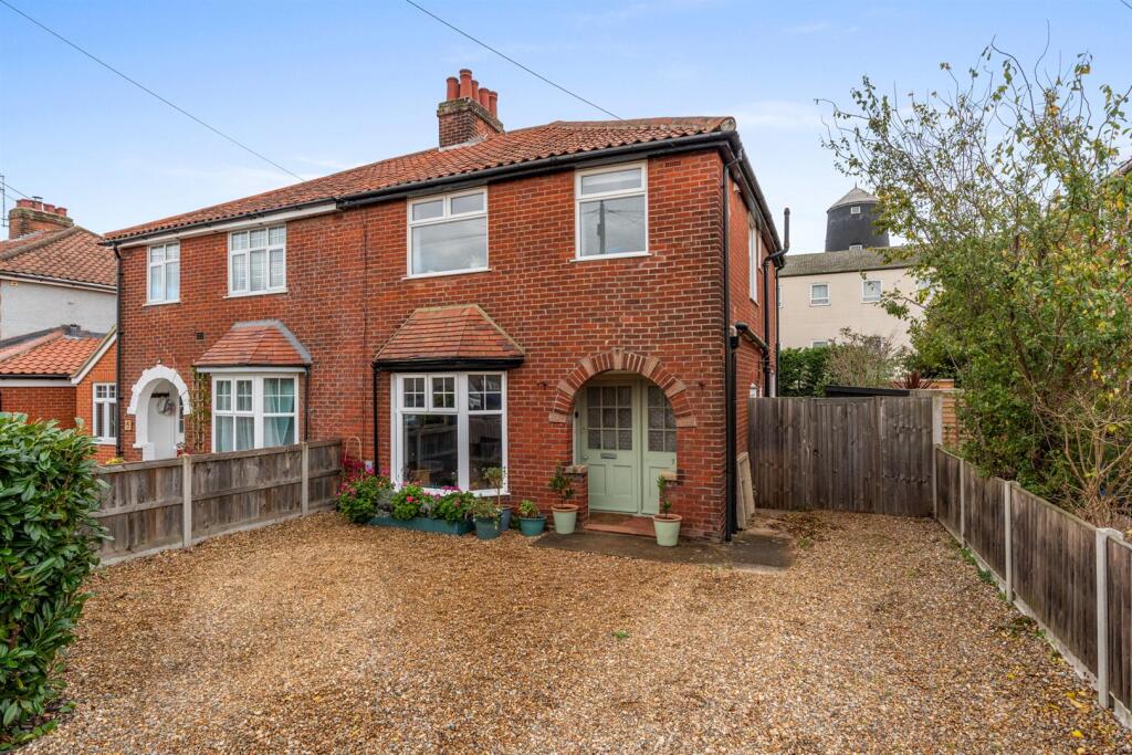 Main image of property: Aurania Avenue, Norwich, NR1