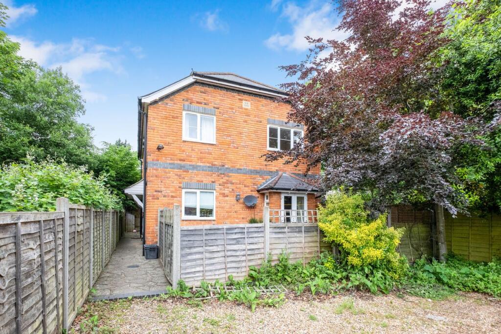 Main image of property: Wescott Road, Wokingham, RG40