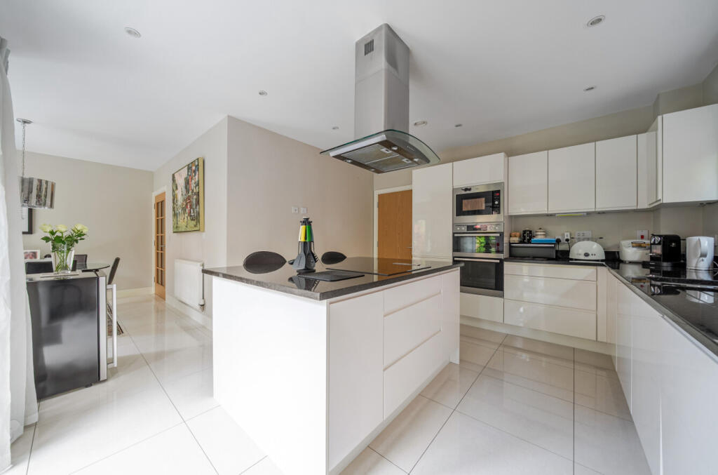 House in Guildford, Boxgrove - View 2